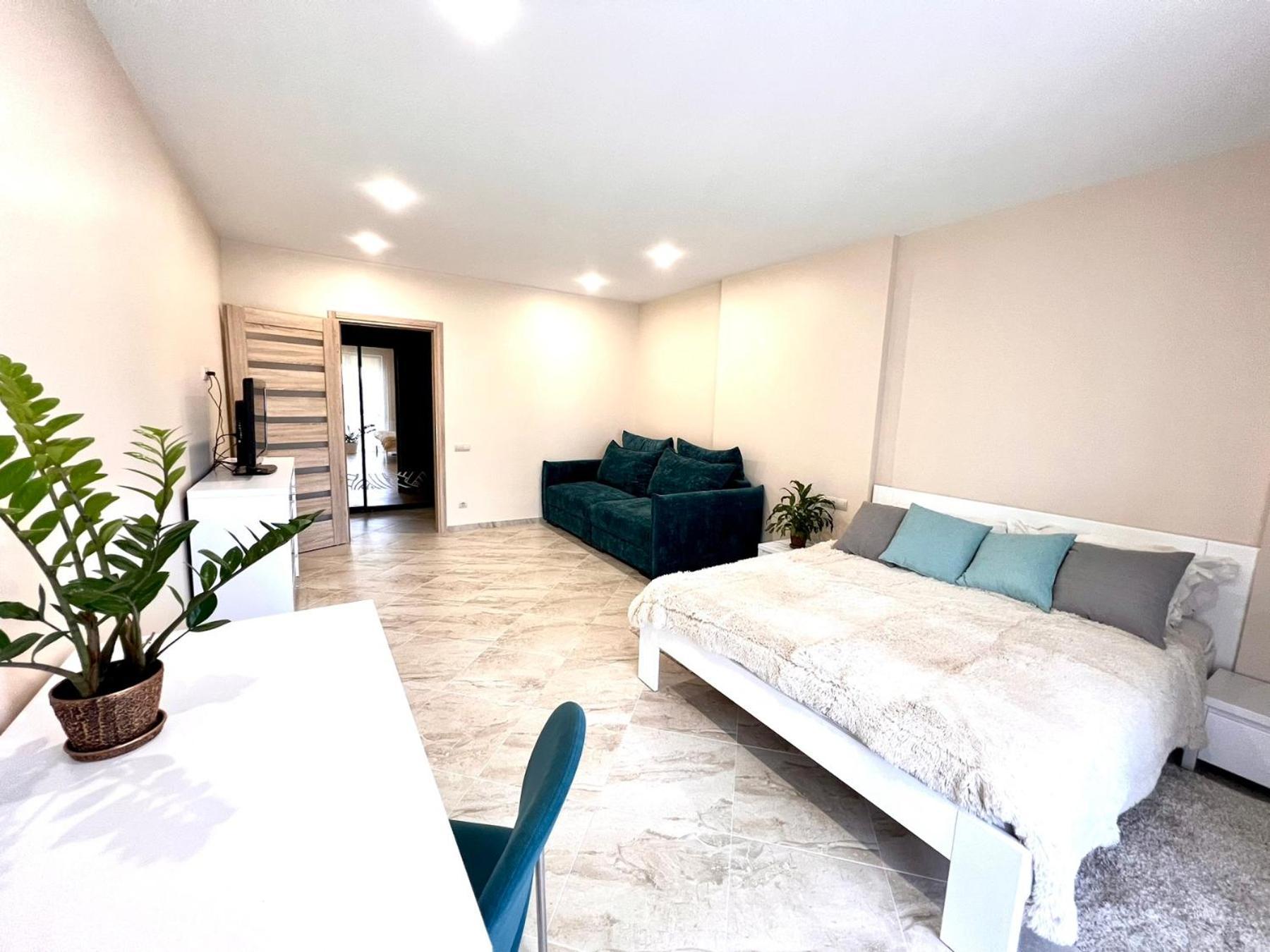 Osapart Comfortable Apartment In A Complex Great Britain Lviv Exteriör bild
