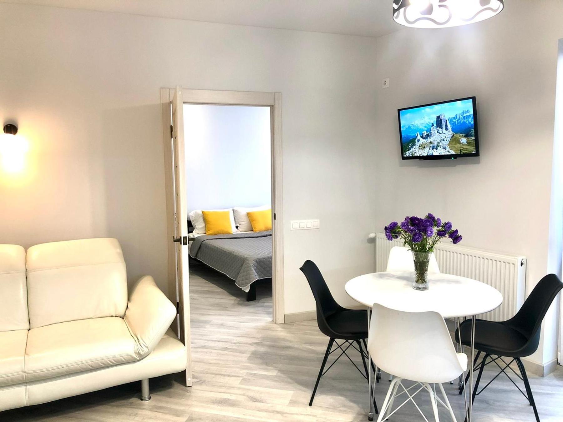 Osapart Comfortable Apartment In A Complex Great Britain Lviv Exteriör bild