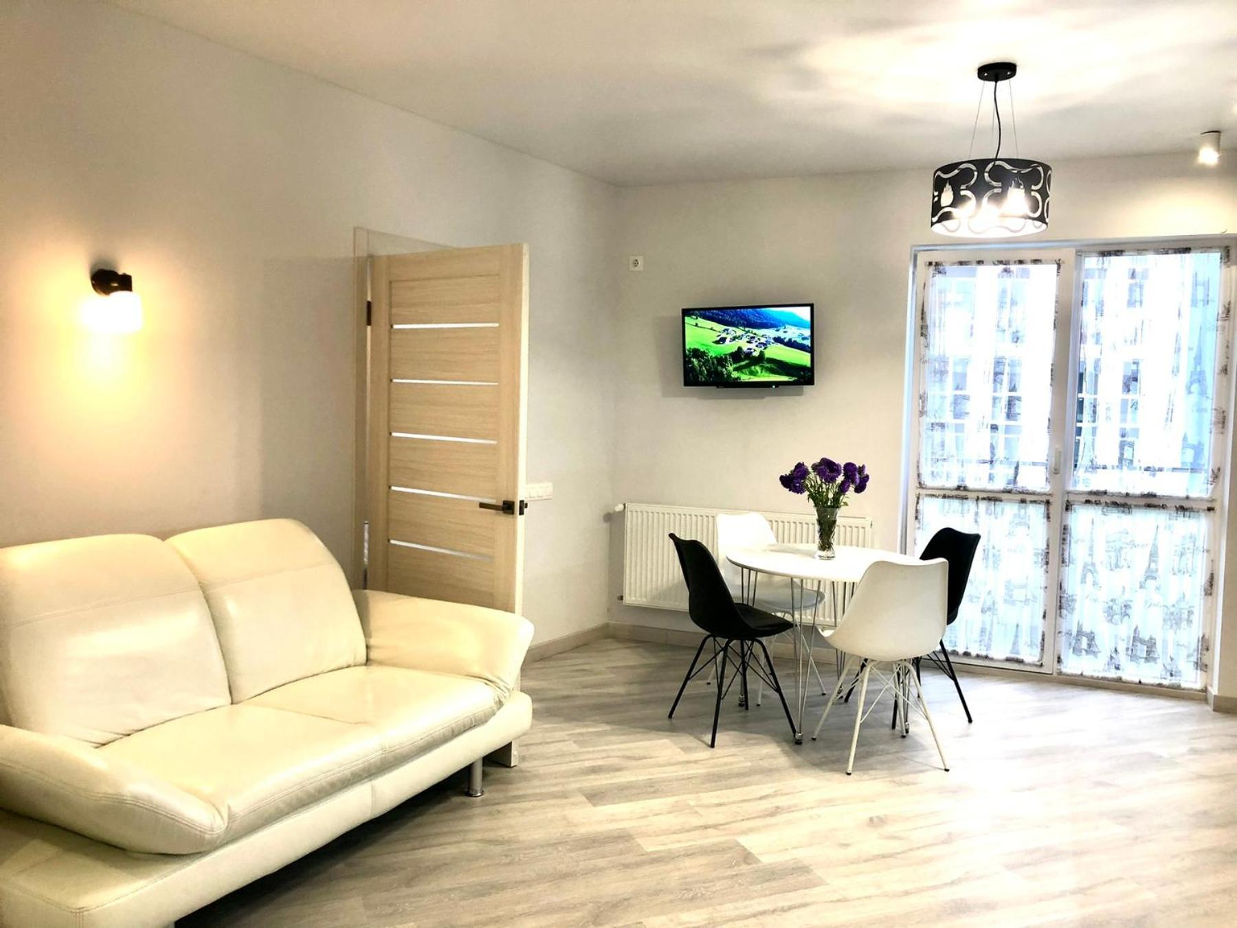 Osapart Comfortable Apartment In A Complex Great Britain Lviv Exteriör bild