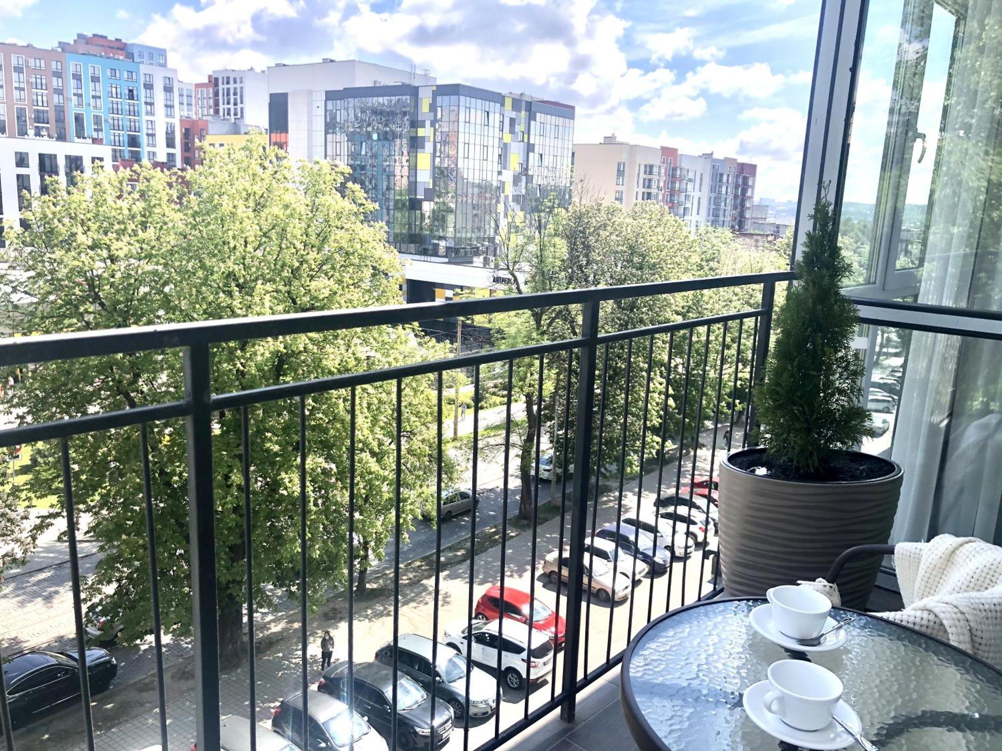 Osapart Comfortable Apartment In A Complex Great Britain Lviv Exteriör bild