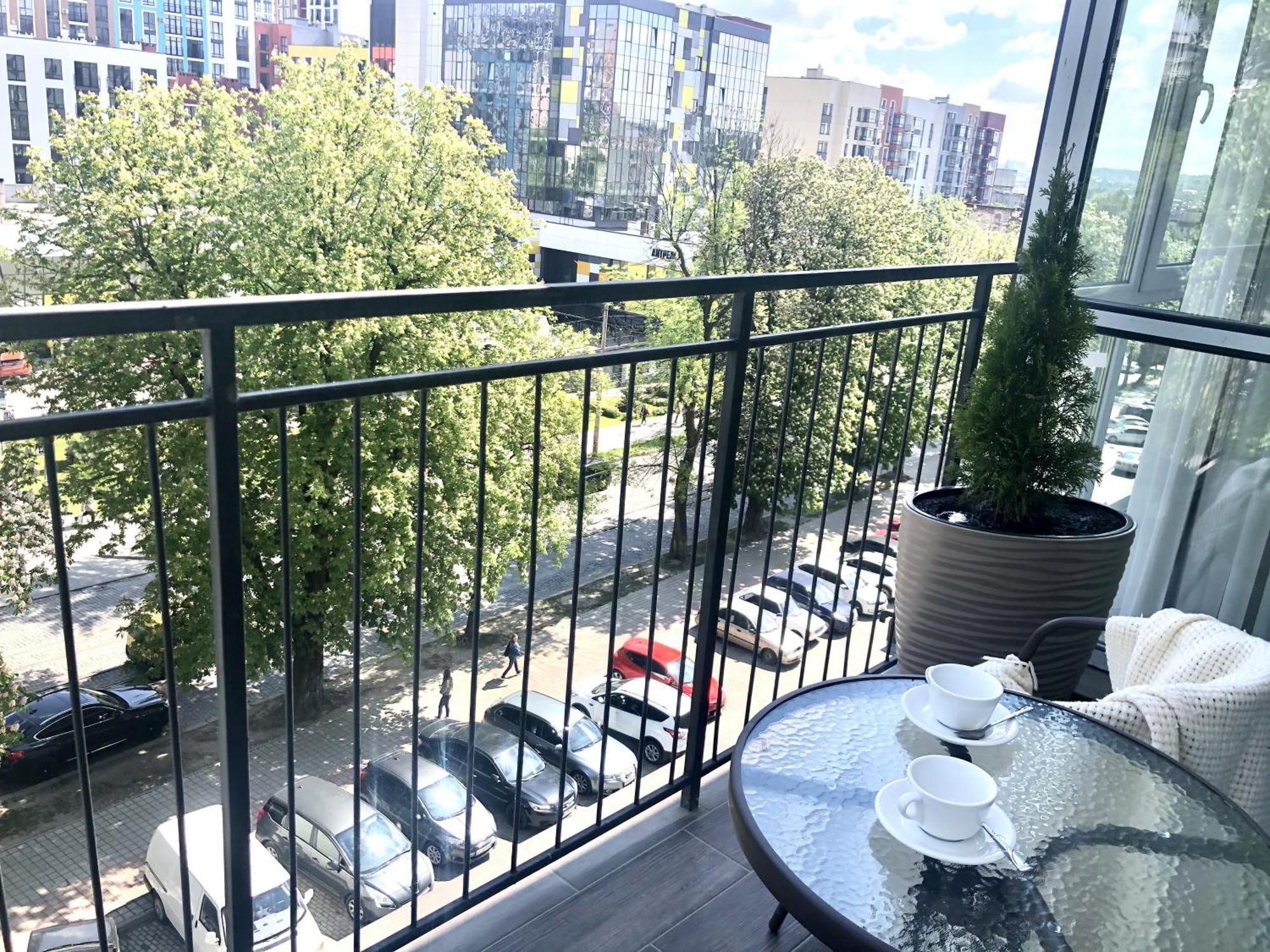 Osapart Comfortable Apartment In A Complex Great Britain Lviv Exteriör bild